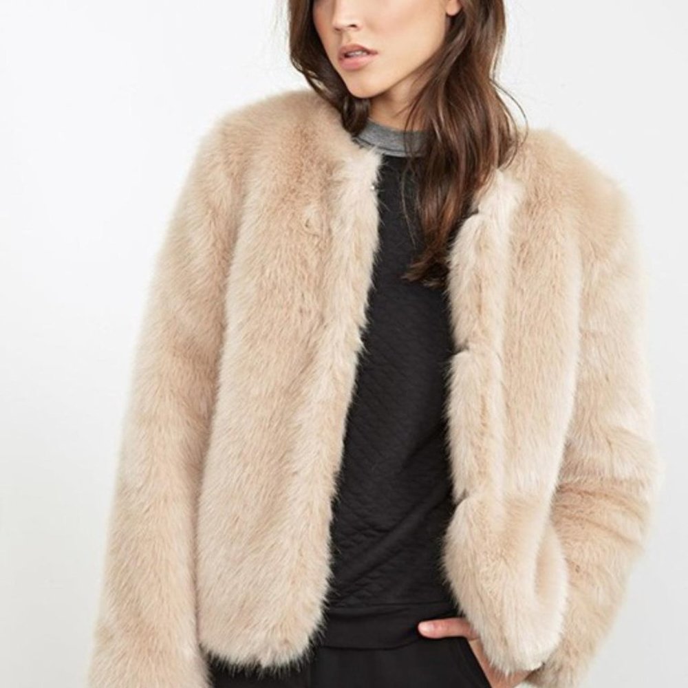 Forever 21! GORGEOUS Tan Faux Fur